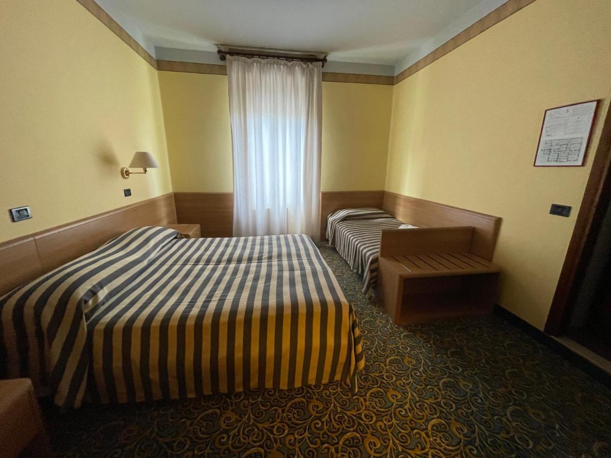 Hotel Giardinetto Desenzano del Garda Dış mekan fotoğraf