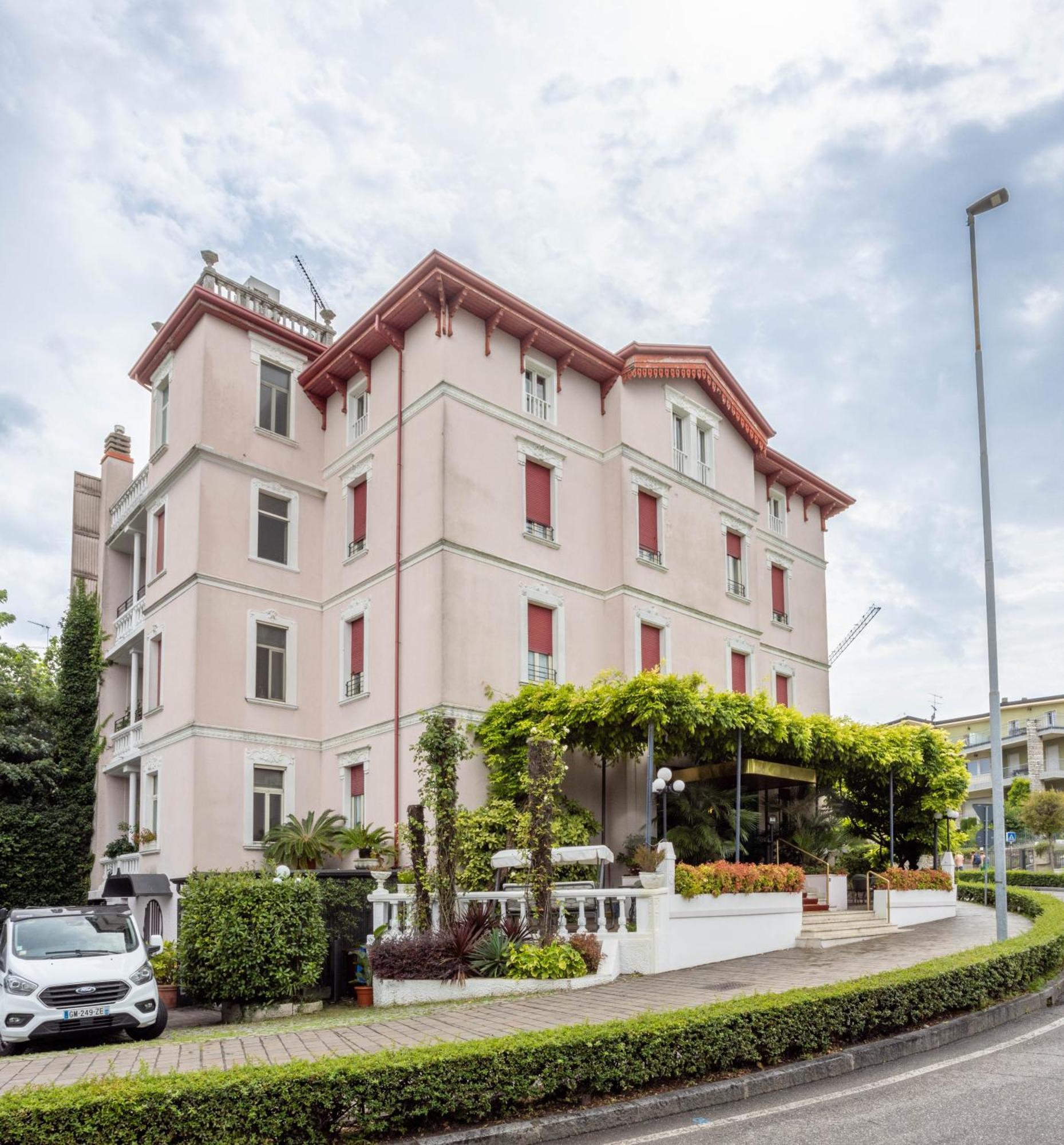 Hotel Giardinetto Desenzano del Garda Dış mekan fotoğraf