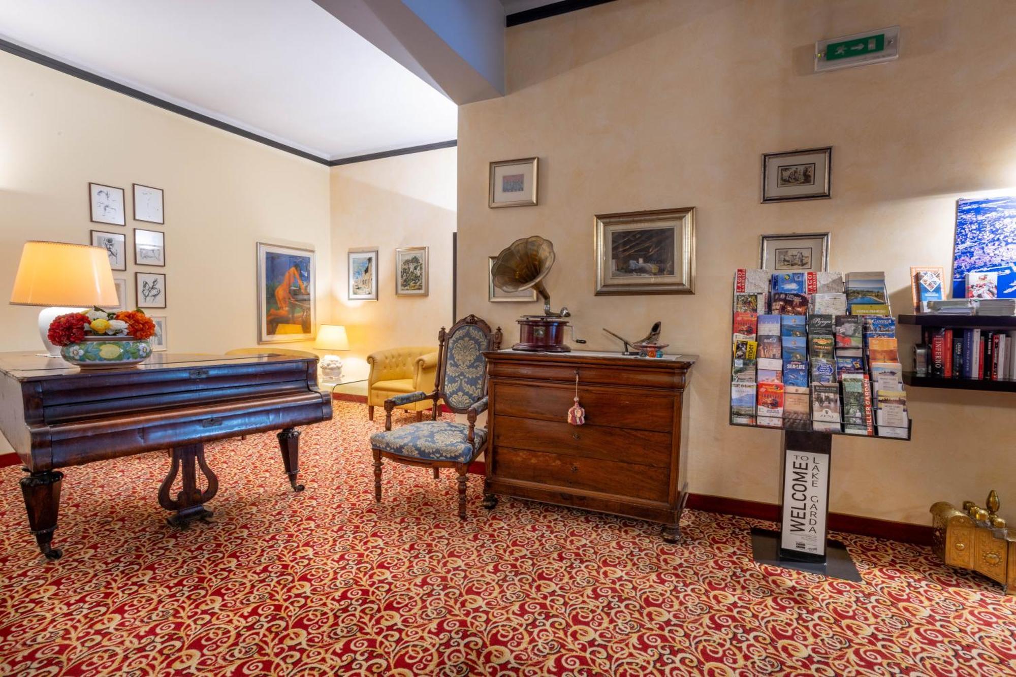 Hotel Giardinetto Desenzano del Garda Dış mekan fotoğraf