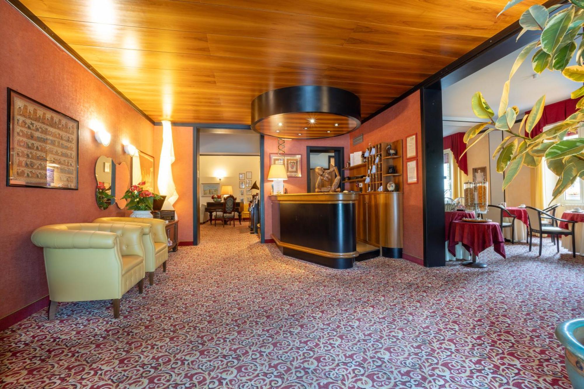 Hotel Giardinetto Desenzano del Garda Dış mekan fotoğraf