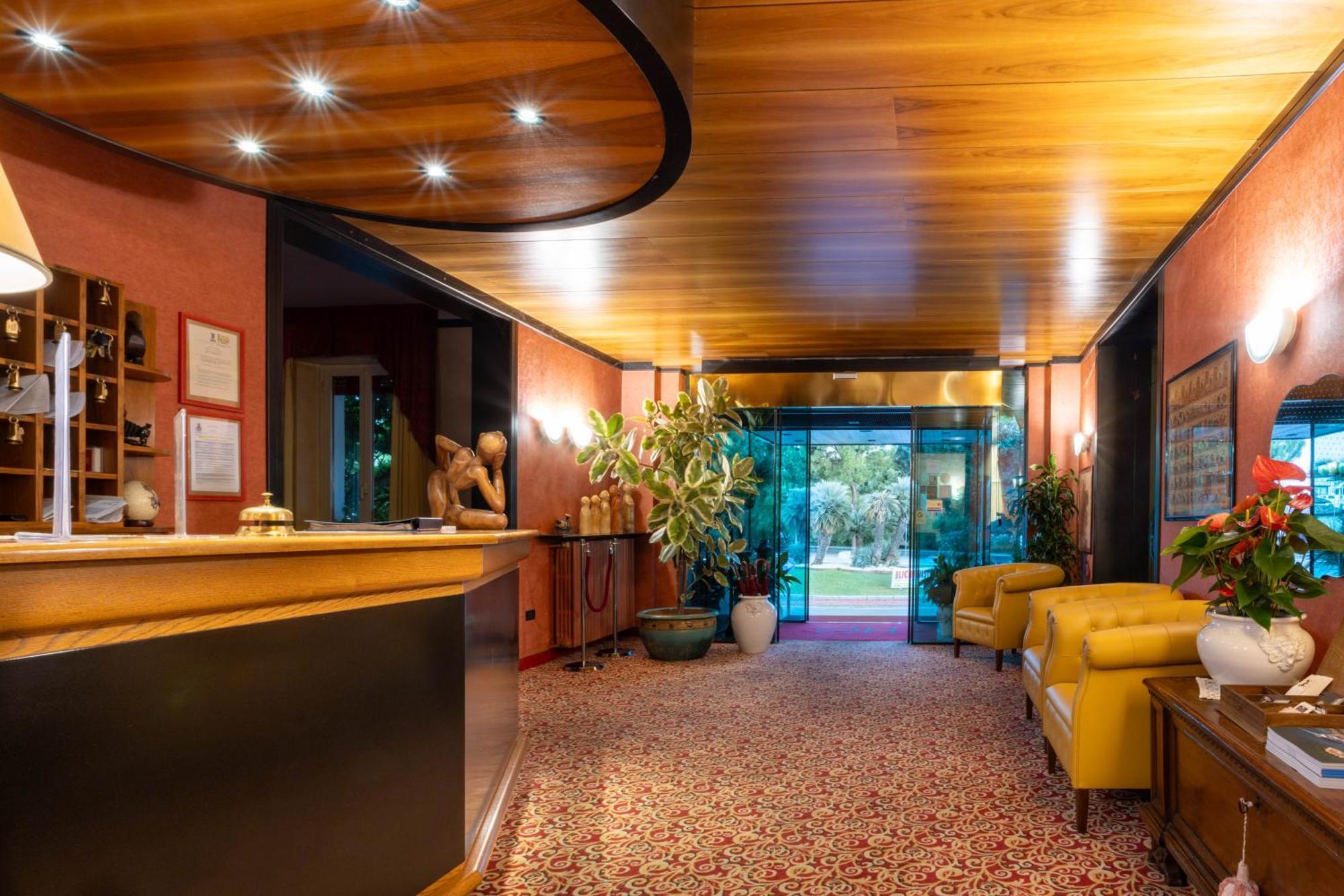 Hotel Giardinetto Desenzano del Garda Dış mekan fotoğraf