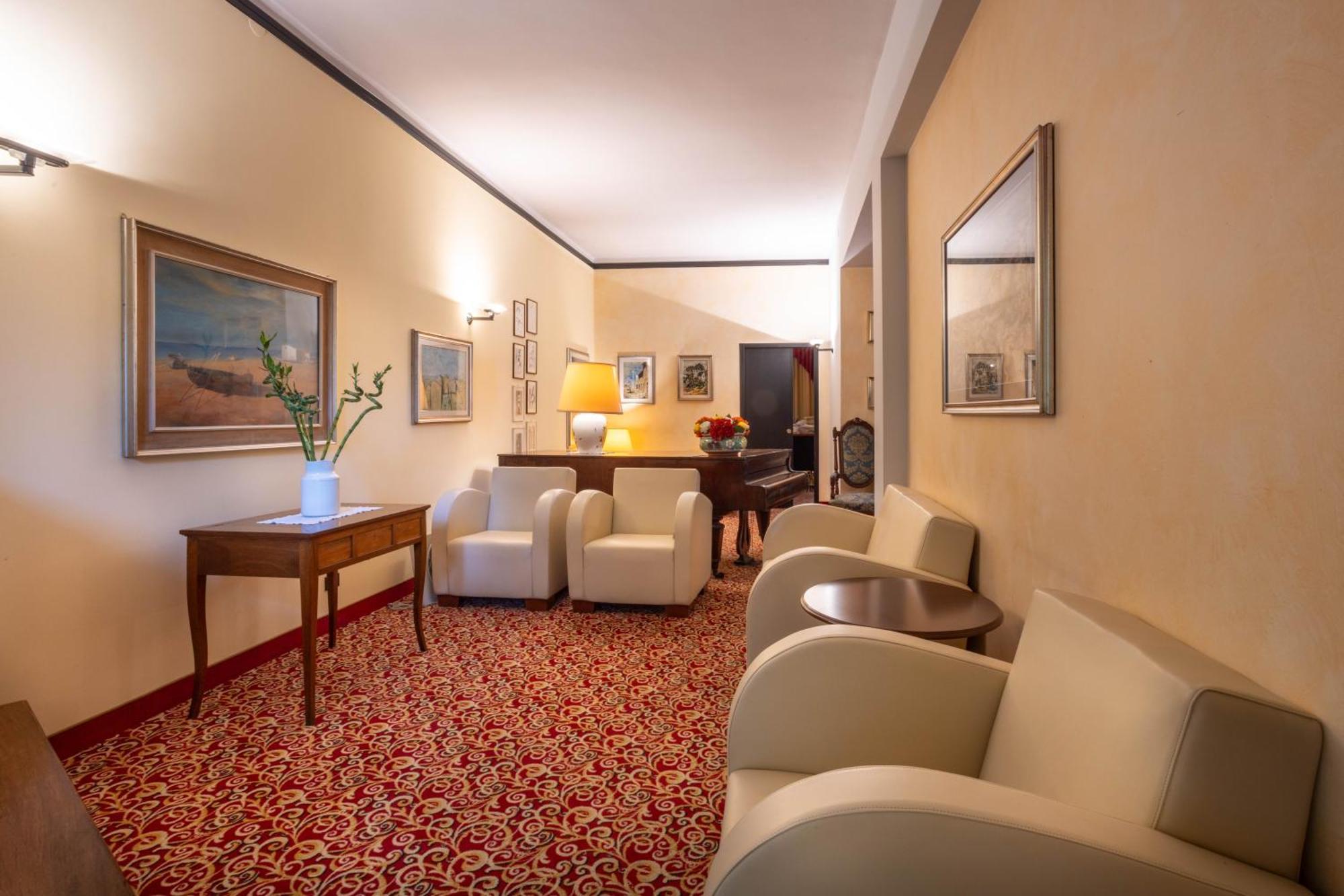 Hotel Giardinetto Desenzano del Garda Dış mekan fotoğraf