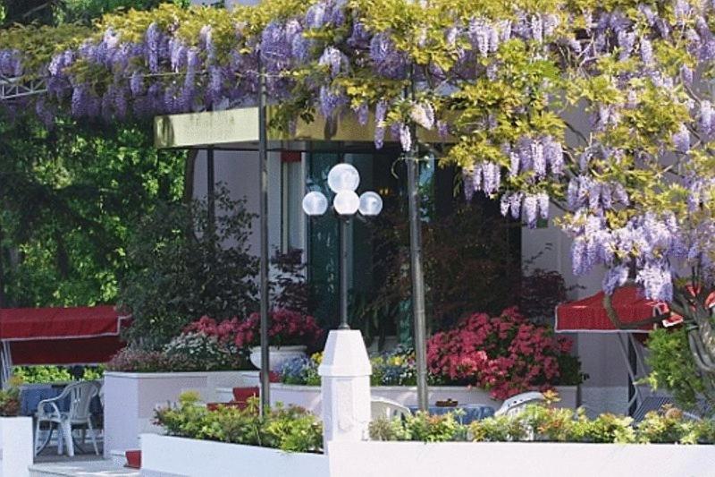 Hotel Giardinetto Desenzano del Garda Dış mekan fotoğraf