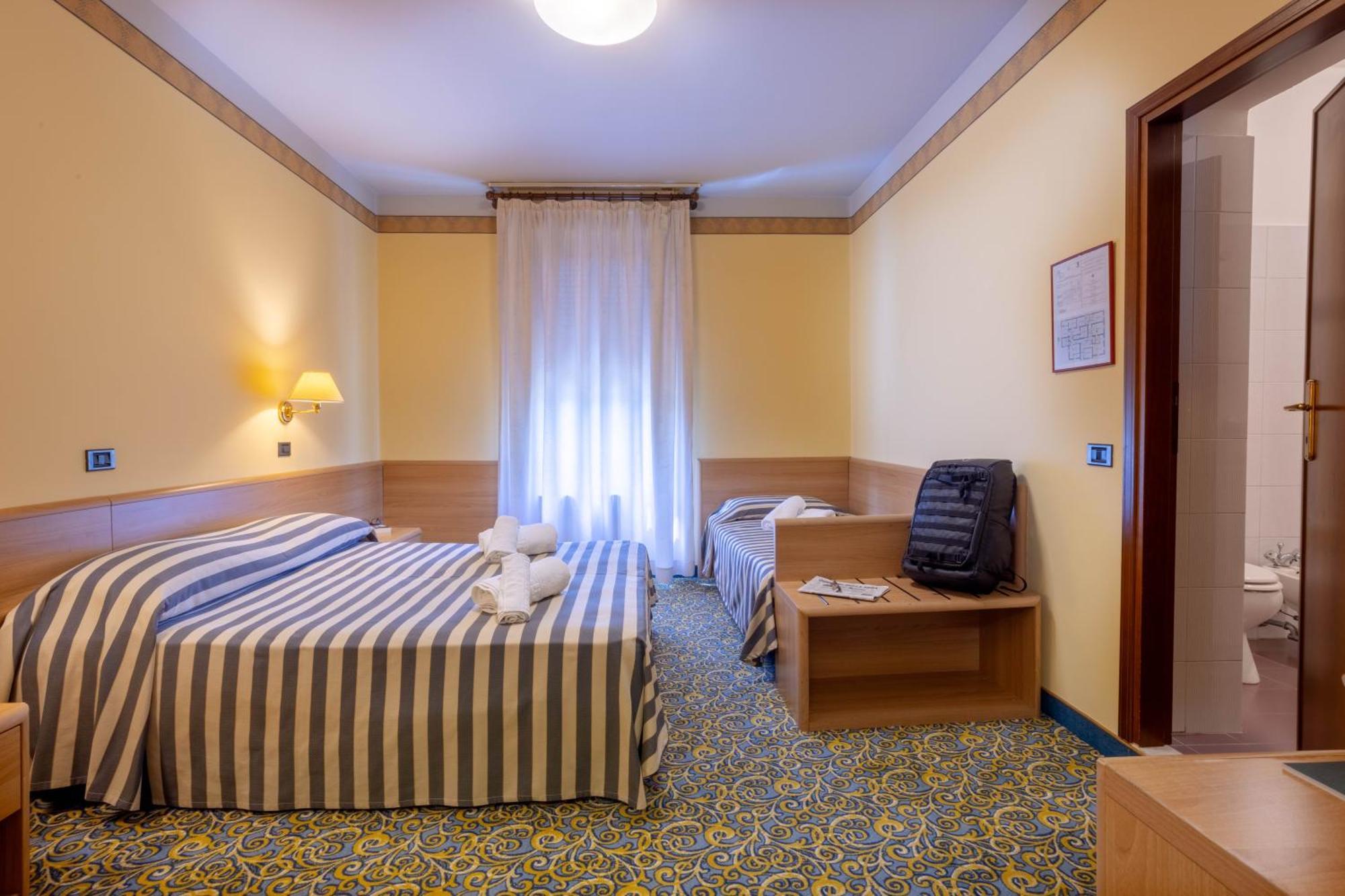 Hotel Giardinetto Desenzano del Garda Dış mekan fotoğraf