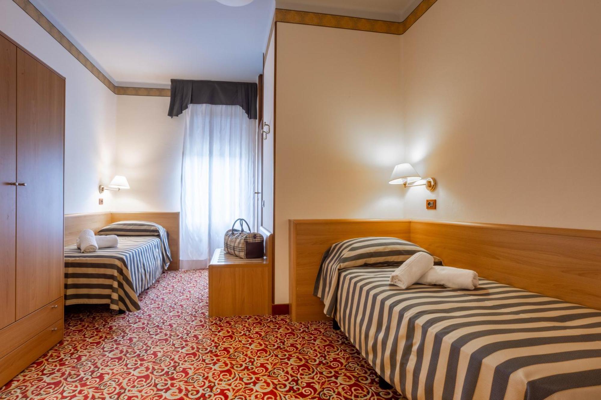Hotel Giardinetto Desenzano del Garda Dış mekan fotoğraf