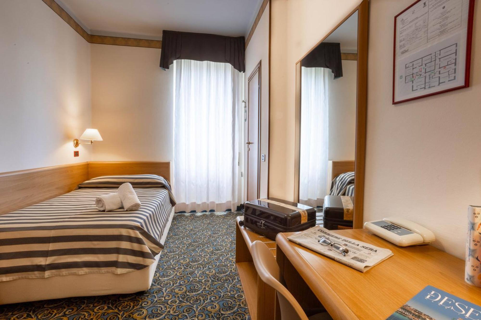 Hotel Giardinetto Desenzano del Garda Dış mekan fotoğraf