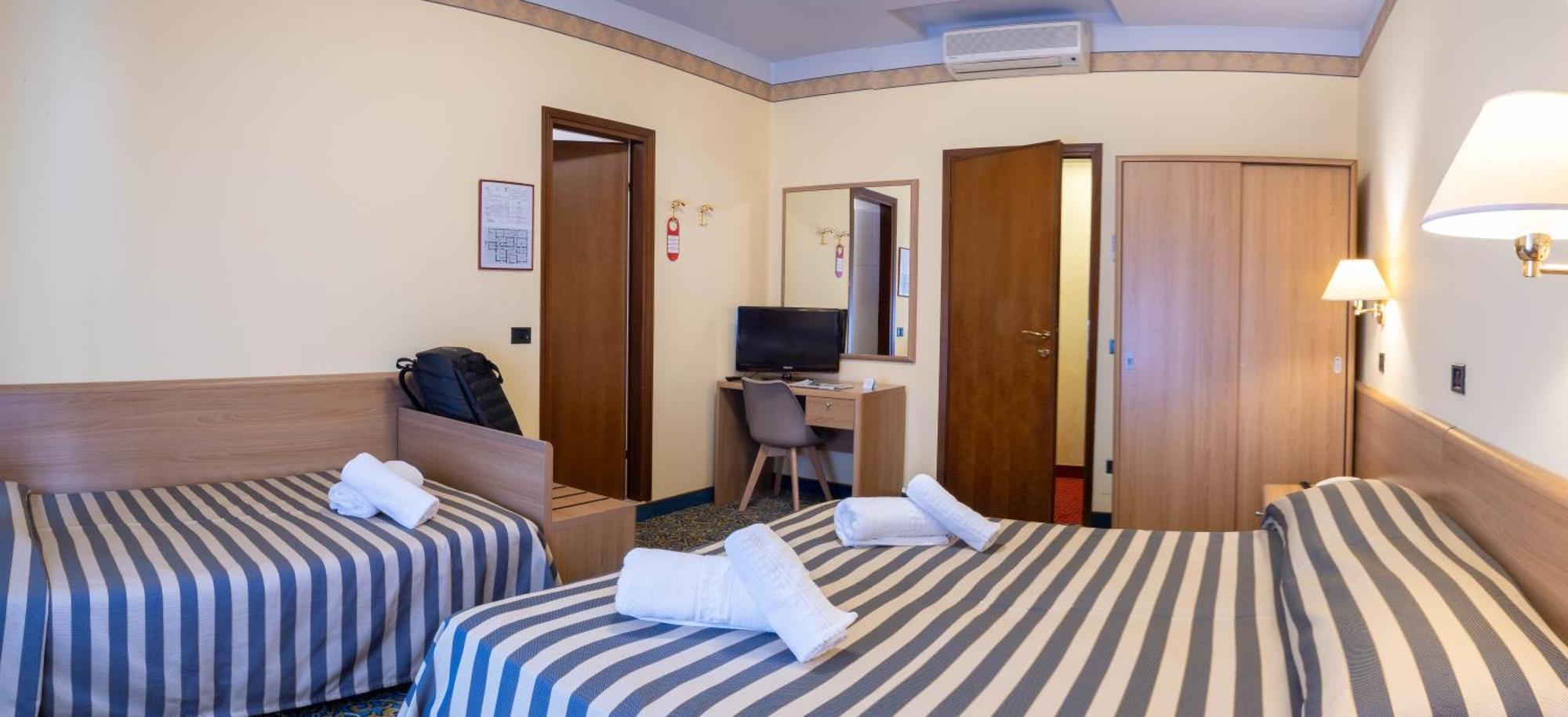 Hotel Giardinetto Desenzano del Garda Dış mekan fotoğraf