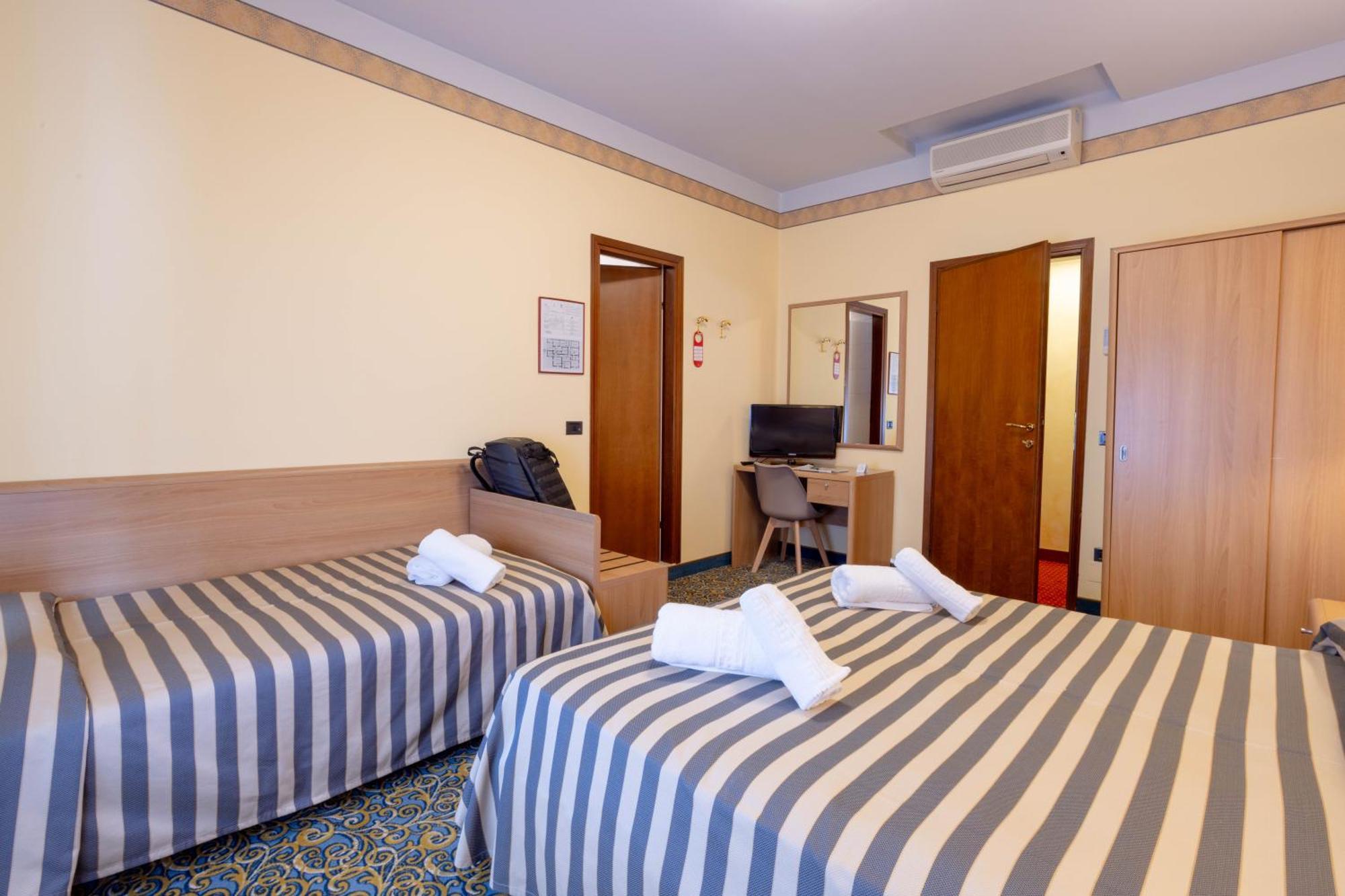 Hotel Giardinetto Desenzano del Garda Dış mekan fotoğraf