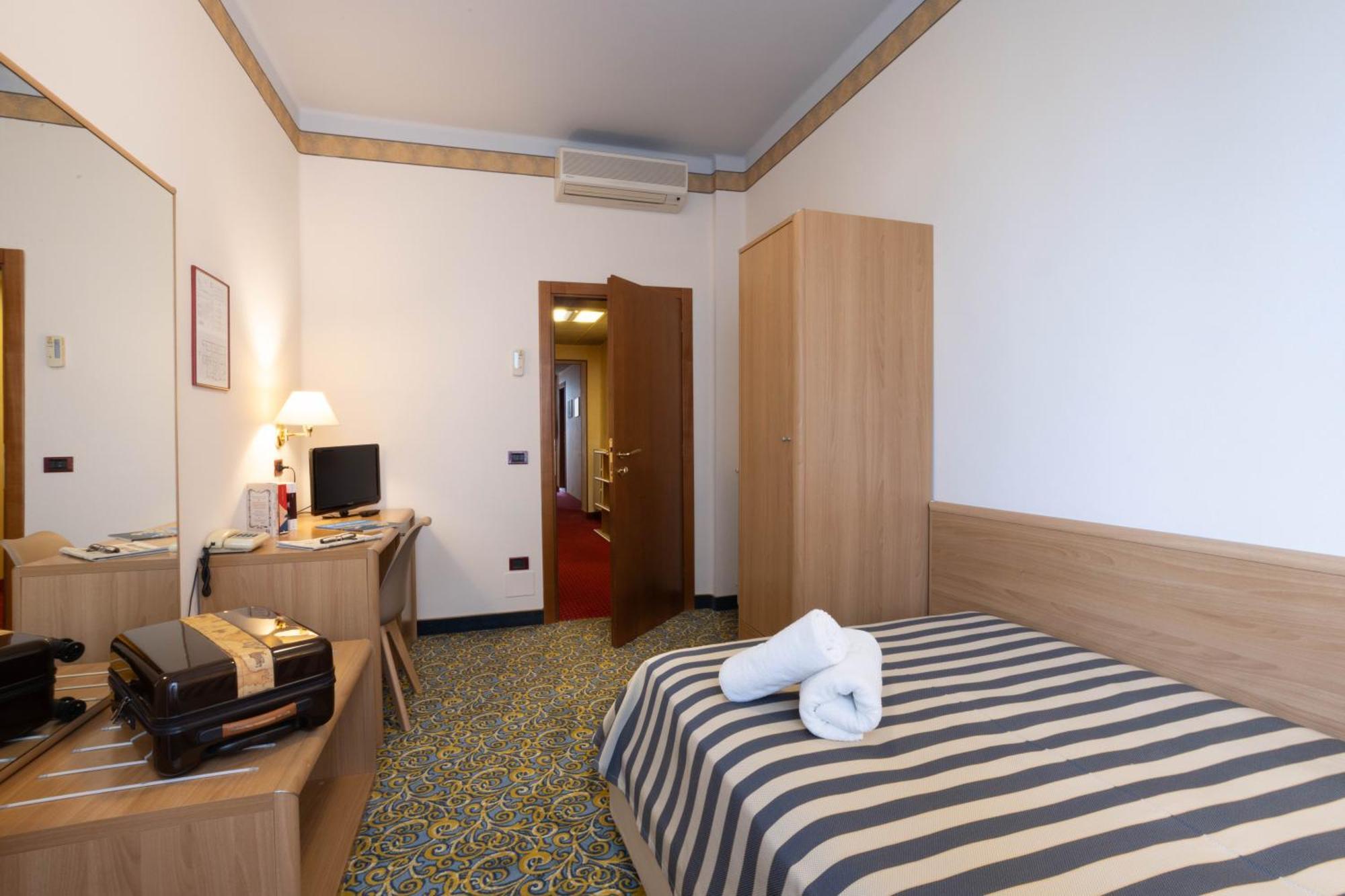 Hotel Giardinetto Desenzano del Garda Dış mekan fotoğraf