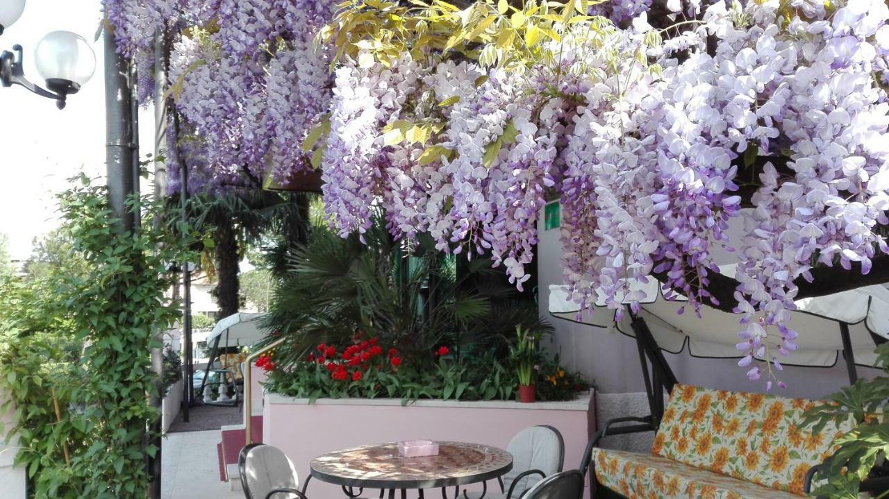 Hotel Giardinetto Desenzano del Garda Dış mekan fotoğraf