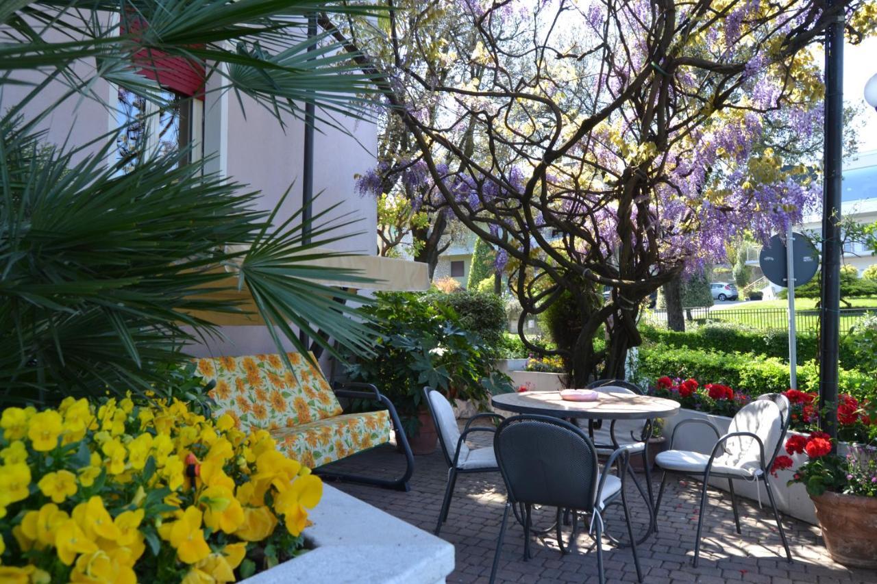 Hotel Giardinetto Desenzano del Garda Dış mekan fotoğraf